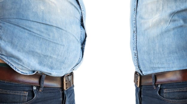 A collage showcasing four different body shapes (hourglass, apple, pear, rectangle) with corresponding jeans styles recommended for each shape. Each shape is represented by a simple silhouette, and the jeans are shown as flat lay images next to each silhouette.